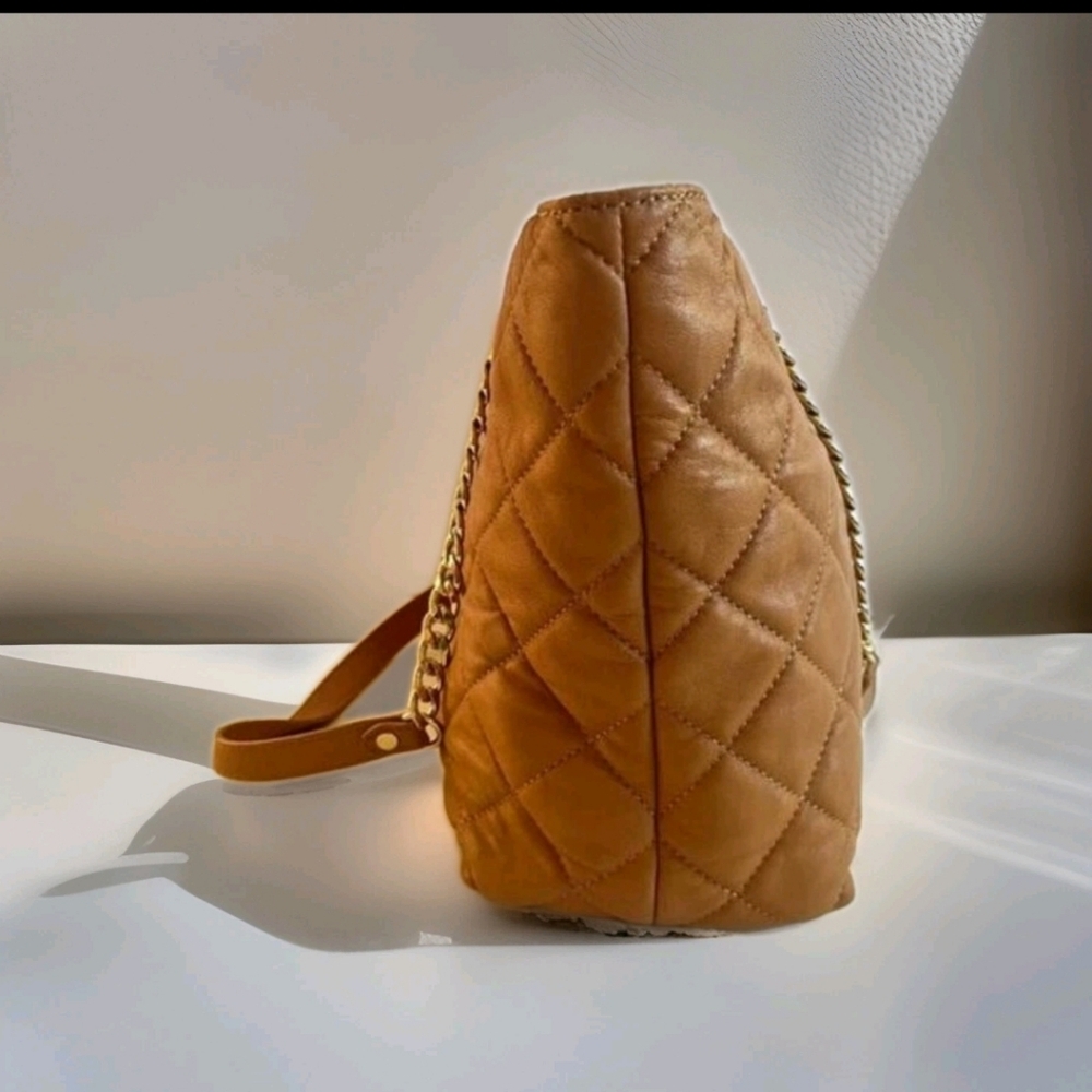 Michael Kors Chic Acorn Quilted Large Tote- Euc - Picture 5 of 5